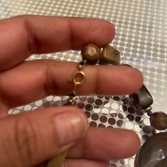 Vintage Brown Tan Acrylic Bead Gold Tone Spacer Beaded Necklace B#18 - Picture 9 of 11